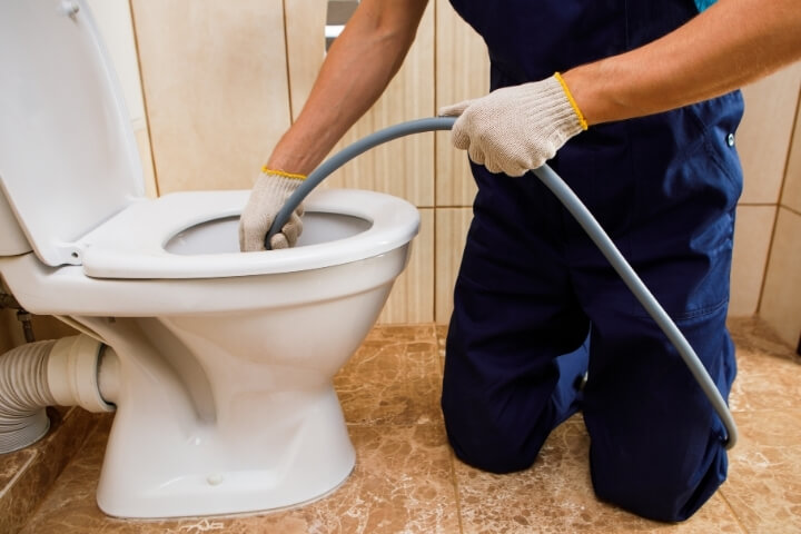 blocked toilet unblocking